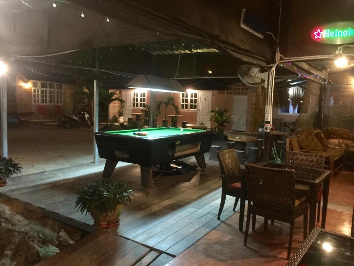 Harry'S Beach Club Ban Phe Dış mekan fotoğraf